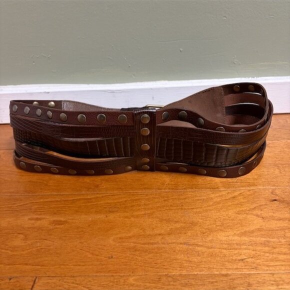 DKNY Donna Karan New York Genuine Leather Belt Made in Italy Size M Studded Boho main image 9